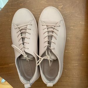 Women’s Ecco shoes pink